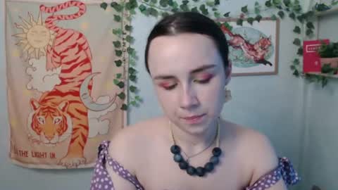 Snapshot of veryveryvery_shy chatting on July 27, 5:36 am veryveryvery_shy online show from July 27, 5:36 am