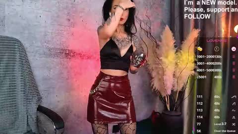 Snapshot of vespera_ chatting on November 15, 8:27 pm Lady or Goddess Vespera online show from November 15, 8:27 pm