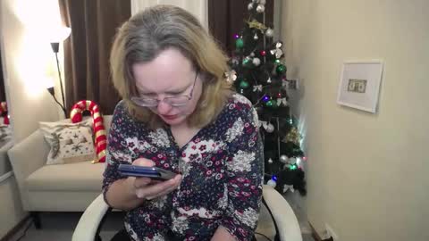 Snapshot of vestawoody chatting on December 2, 7:25 am vestawoody online show from December 2, 7:25 am