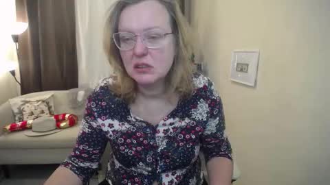 Snapshot of vestawoody chatting on December 14, 7:58 am vestawoody online show from December 14, 7:58 am