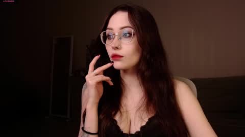 Snapshot of vetta_dey chatting on November 29, 10:24 pm Iva online show from November 29, 10:24 pm