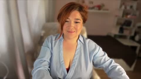 Snapshot of vi__vixen chatting on June 30, 11:33 am Vi Vixen online show from June 30, 11:33 am