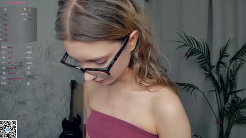 Snapshot of vibes_of_joy chatting on January 9, 8:11 pm Mikky online show from January 9, 8:11 pm