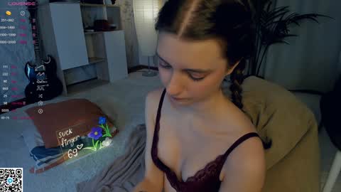 Snapshot of vibes_of_joy chatting on January 13, 11:38 pm Mikky online show from January 13, 11:38 pm