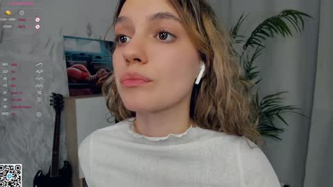 Snapshot of vibes_of_joy chatting on February 2, 11:08 am Mikky online show from February 2, 11:08 am