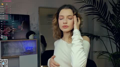 Snapshot of vibes_of_joy chatting on February 7, 6:03 am Mikky online show from February 7, 6:03 am