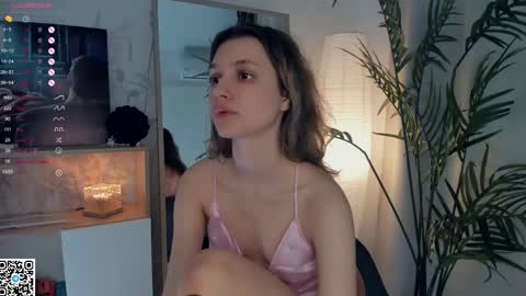 Snapshot of vibes_of_joy chatting on February 15, 9:16 am Mikky online show from February 15, 9:16 am