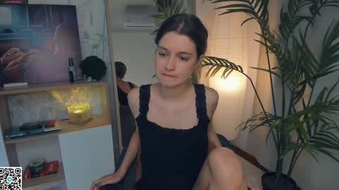 Snapshot of vibes_of_joy chatting on February 20, 10:27 am Mikky online show from February 20, 10:27 am