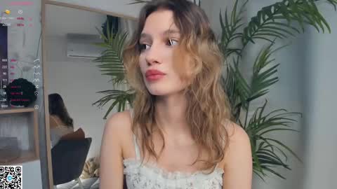 Snapshot of vibes_of_joy chatting on February 23, 7:22 am Mikky online show from February 23, 7:22 am