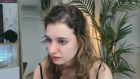 Snapshot of vibes_of_joy chatting on February 28, 11:25 am Mikky online show from February 28, 11:25 am