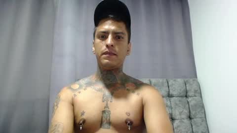 Snapshot of vicctorzc chatting on June 4, 8:37 pm Victor cardenas online show from June 4, 8:37 pm