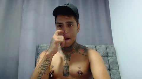 Snapshot of vicctorzc chatting on June 5, 8:47 pm Victor cardenas online show from June 5, 8:47 pm