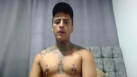 Snapshot of vicctorzc chatting on June 7, 10:24 pm Victor cardenas online show from June 7, 10:24 pm