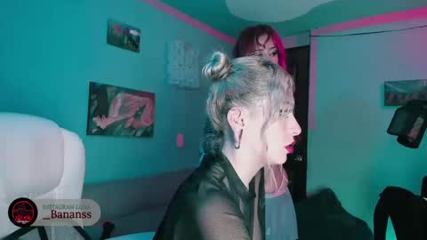 Snapshot of vicioushorse33 chatting on October 2, 3:46 am Sophie and Stan online show from October 2, 3:46 am