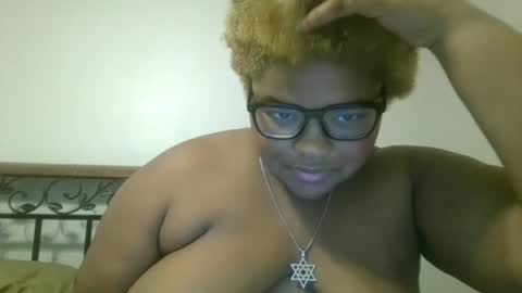 Snapshot of vickiryder56 chatting on November 13, 3:55 pm vickiryder56 online show from November 13, 3:55 pm