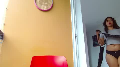 Snapshot of vicky_crazy chatting on April 19, 9:06 pm Vicky online show from April 19, 9:06 pm