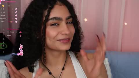 Snapshot of vicky_curly chatting on September 18, 9:39 pm vicky_curly online show from September 18, 9:39 pm