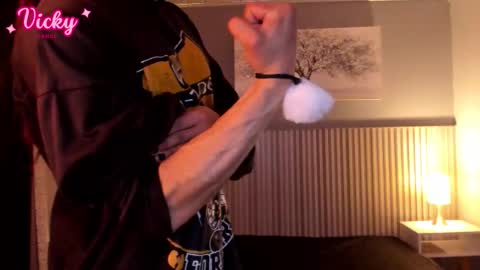  Vicky  online show from February 9, 1:48 pm