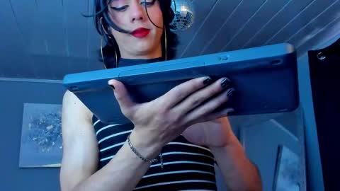  Vicky  online show from May 1, 2:10 pm