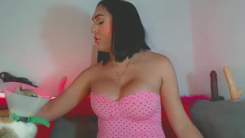 Snapshot of vicky_gill_ chatting on October 9, 8:29 pm vicky_gill_ online show from October 9, 8:29 pm