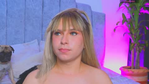 Snapshot of vicky_hot_x chatting on December 29, 4:27 am online show from December 29, 4:27 am