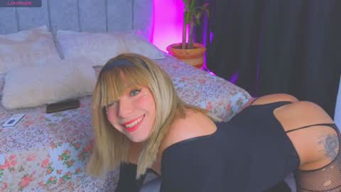 Snapshot of vicky_hot_x chatting on January 7, 9:46 pm online show from January 7, 9:46 pm