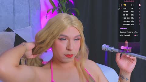 Snapshot of vicky_hot_x chatting on January 23, 11:36 pm online show from January 23, 11:36 pm