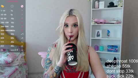 Snapshot of vickyfuckingdoll chatting on December 30, 8:54 am vickyfuckingdoll online show from December 30, 8:54 am