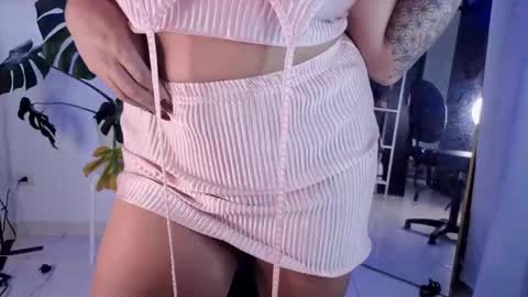 Snapshot of vickygrey1 chatting on December 14, 7:51 pm Vicky Greys online show from December 14, 7:51 pm