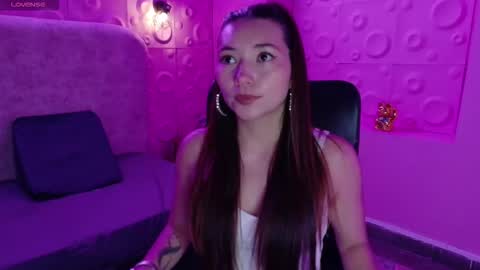 Snapshot of victoria017 chatting on November 25, 4:12 am Victoria online show from November 25, 4:12 am