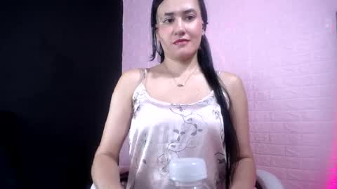 victoria_1126 online show from May 11, 8:50 pm