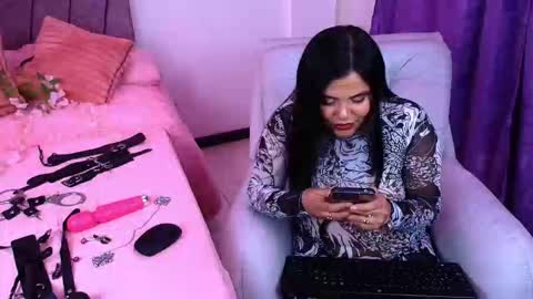 Snapshot of victoria_16_ chatting on November 6, 4:24 am victoria_16_ online show from November 6, 4:24 am