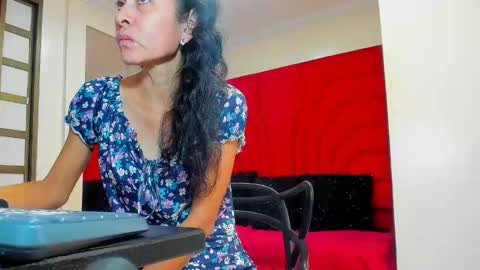 Snapshot of victoria__grey_ chatting on May 14, 7:31 pm Victoria grey online show from May 14, 7:31 pm