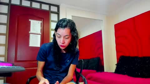 Snapshot of victoria__grey_ chatting on May 26, 8:16 pm Victoria grey online show from May 26, 8:16 pm