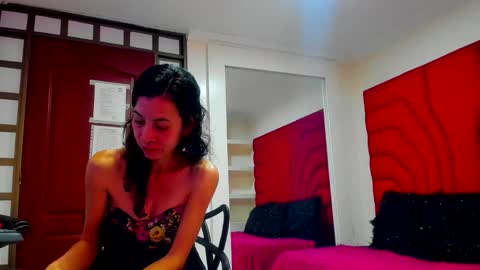 Snapshot of victoria__grey_ chatting on May 28, 7:55 pm Victoria grey online show from May 28, 7:55 pm