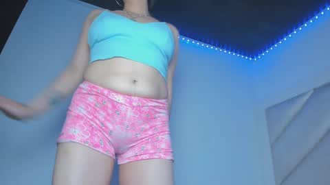 Snapshot of victoria__js_ chatting on June 5, 9:20 pm Victoria online show from June 5, 9:20 pm