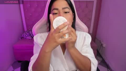 victoria_b_ online show from September 14, 12:37 pm