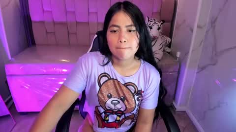 victoria_b_ online show from October 9, 12:47 pm