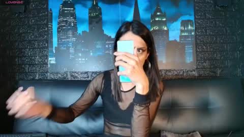 Victoria online show from December 18, 8:26 pm