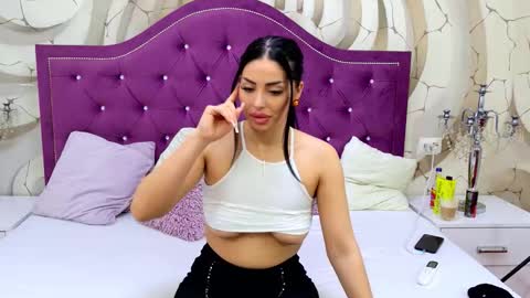 victoria_bonie online show from December 3, 5:48 am