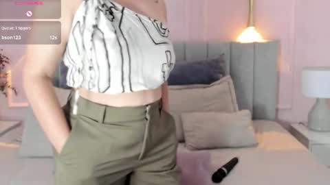 Snapshot of victoria_bourne chatting on July 4, 7:09 pm victoria online show from July 4, 7:09 pm
