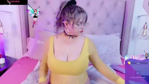 victoria_cherry_ online show from May 12, 11:18 am