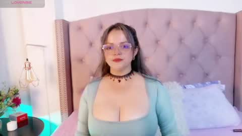 Snapshot of victoria_cherry_ chatting on June 18, 10:41 am victoria_cherry_ online show from June 18, 10:41 am