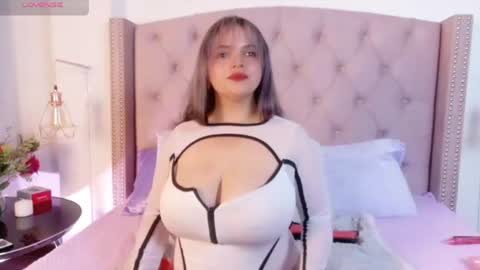 Snapshot of victoria_cherry_ chatting on June 22, 11:40 am victoria_cherry_ online show from June 22, 11:40 am