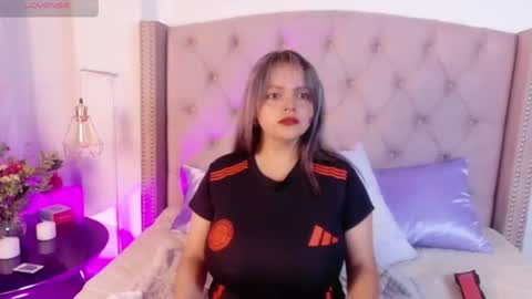 Snapshot of victoria_cherry_ chatting on June 23, 10:35 am victoria_cherry_ online show from June 23, 10:35 am