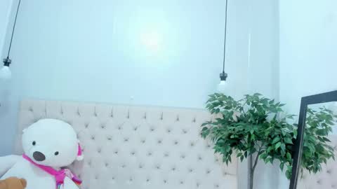 Victoria online show from February 2, 7:12 pm