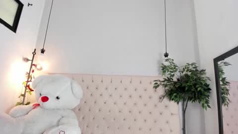Snapshot of victoria_colemann chatting on June 1, 7:04 pm Victoria online show from June 1, 7:04 pm