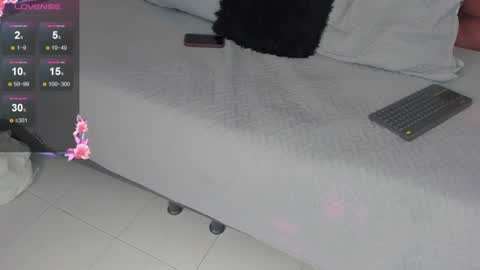 Snapshot of victoria_decapri chatting on June 23, 7:34 pm victoria online show from June 23, 7:34 pm
