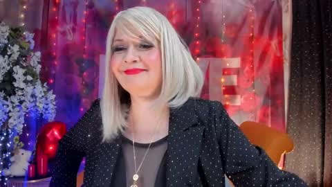 diorvictoria9 online show from February 25, 7:14 pm