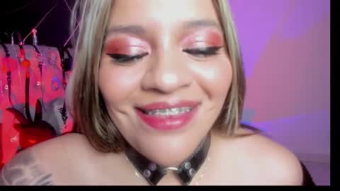 Snapshot of victoria_floyd1_ chatting on October 9, 9:02 pm Vicky online show from October 9, 9:02 pm